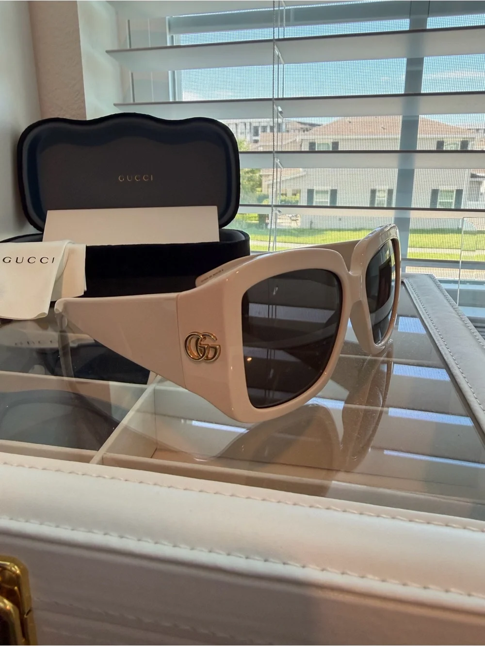 AUTHENTIC Gucci Women's Oversized Square Sunglasses in Ivory